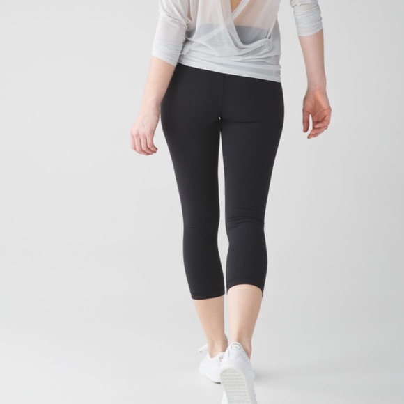 Lululemon x SoulCycle Wunder Under Crop (Hi-Rise) - S6 - Picture 2 of 5